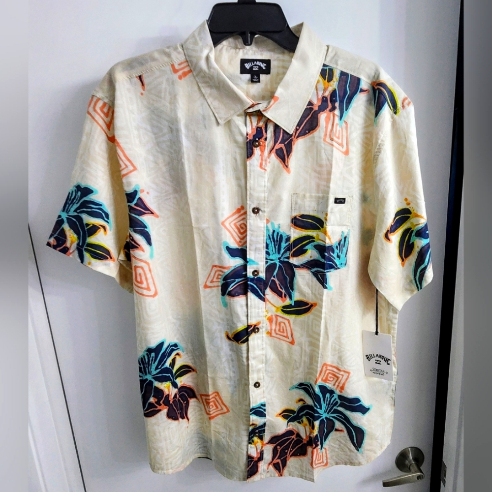 BILLABONG Stretch Sundays Floral Button Down Shirt Short Sleeve Size Large NWT